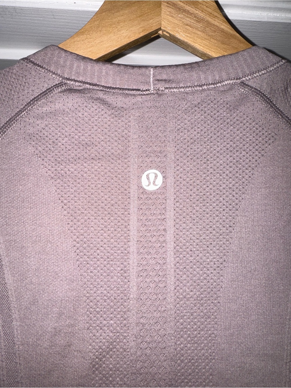 Lululemon Swiftly Tech Short Sleeve 2.0 - Lavender Dew 6 - Picture 5 of 6